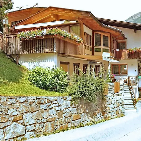 Muhlmann Apartment *